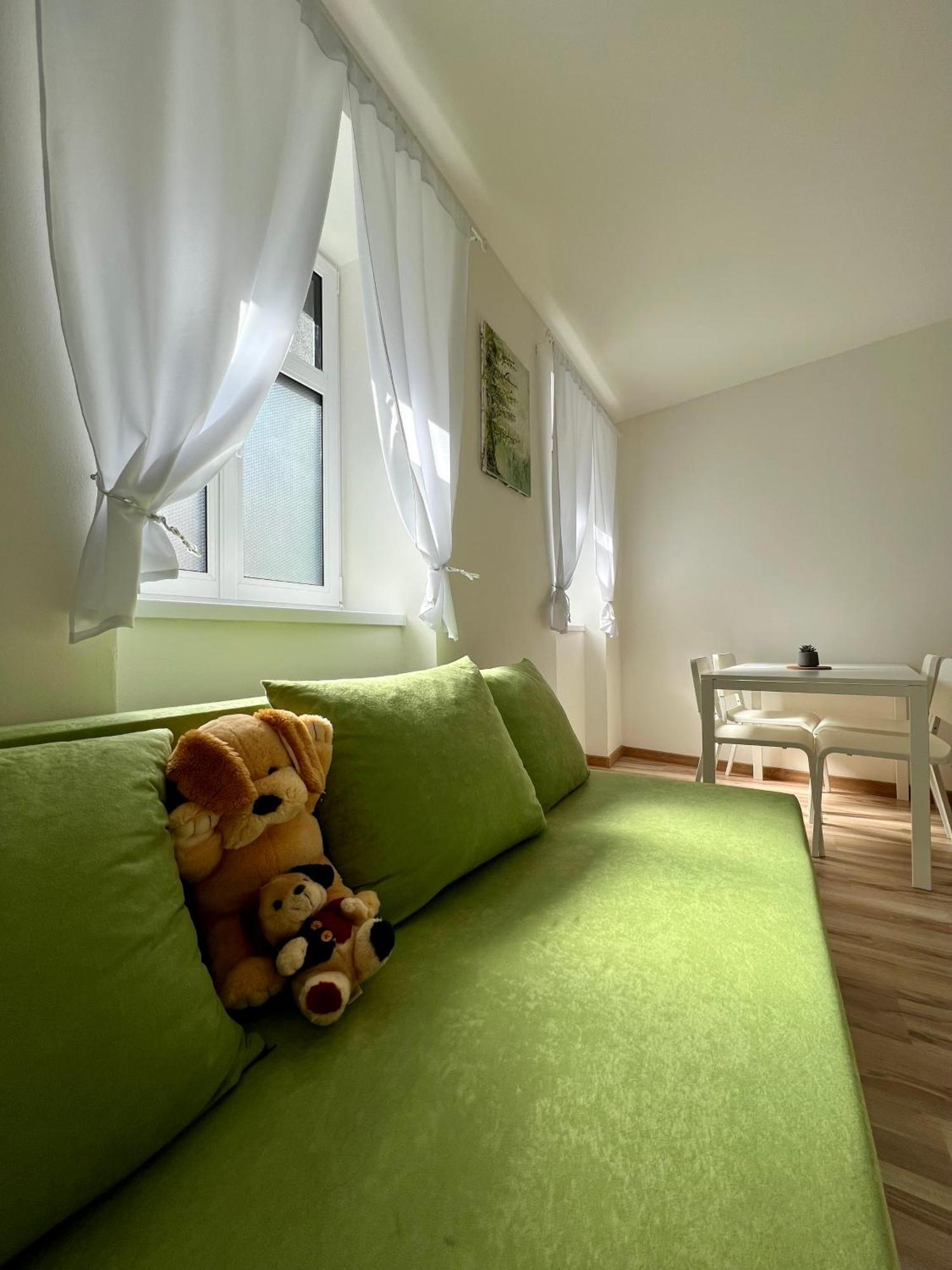Bezbarierove Apartmany Se Zahradkou Chrastava Exterior photo